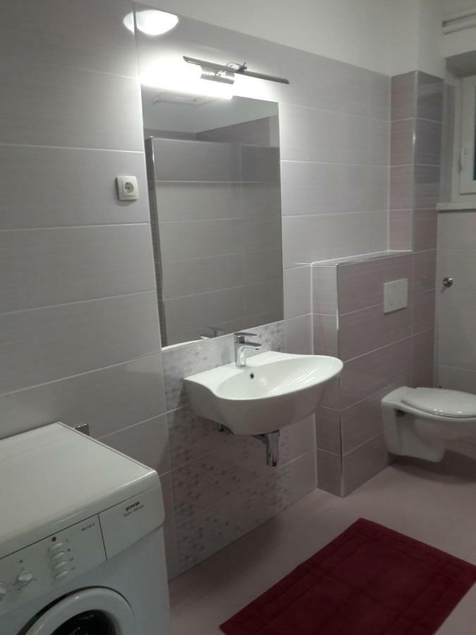 Apartments And Rooms Knez ปอร์โตรอซ ภายนอก รูปภาพ